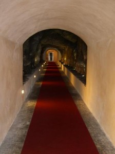 Isabel ya ha habilitado la entrada al túnel desde su casa.